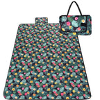 Patura pentru picnic sau plaja, cu folie izolatoare si maner, 200x200cm, negru floral