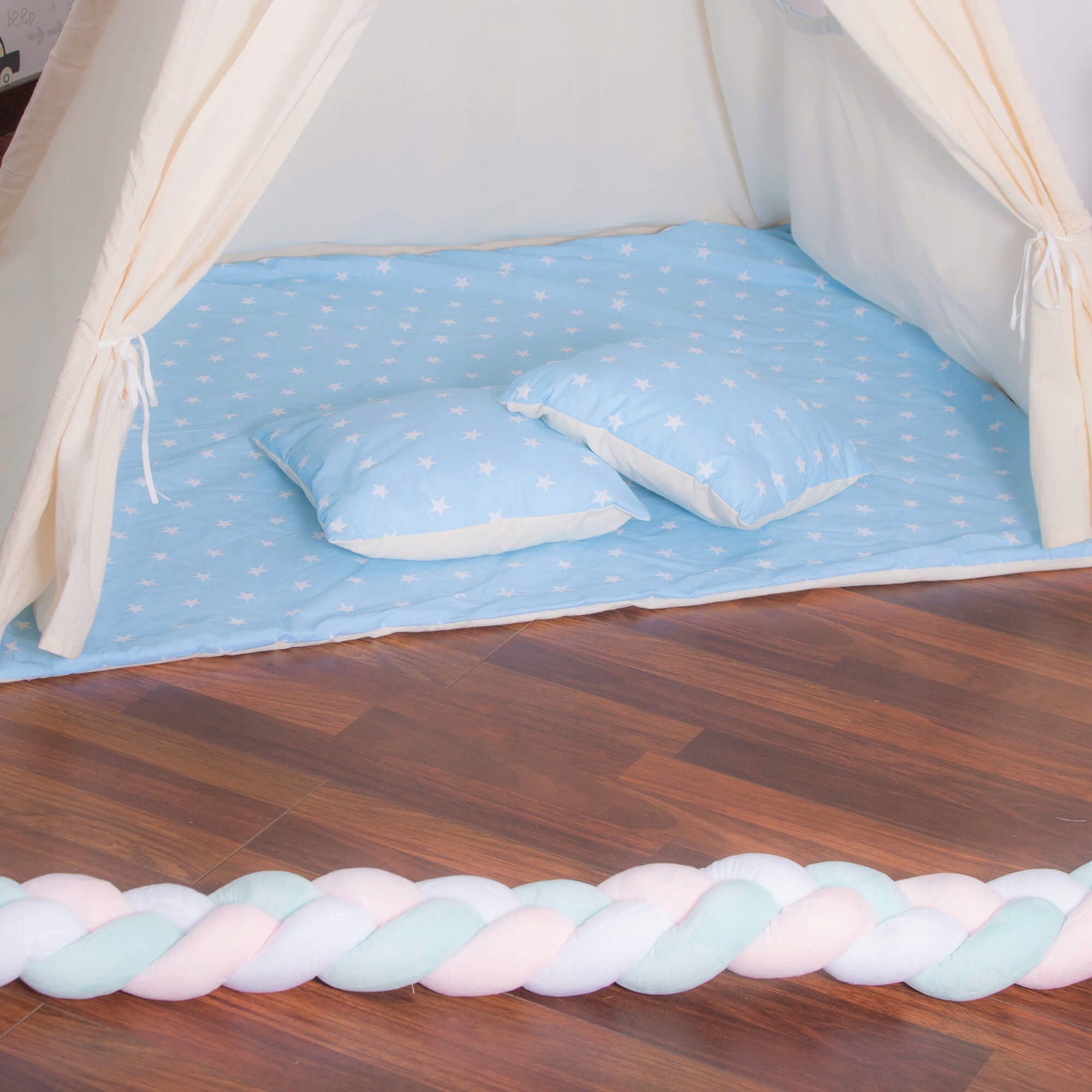 Cort copii  stil indian Teepee Tent cu fereastra, covoras gros si 2 perne, alb albastru