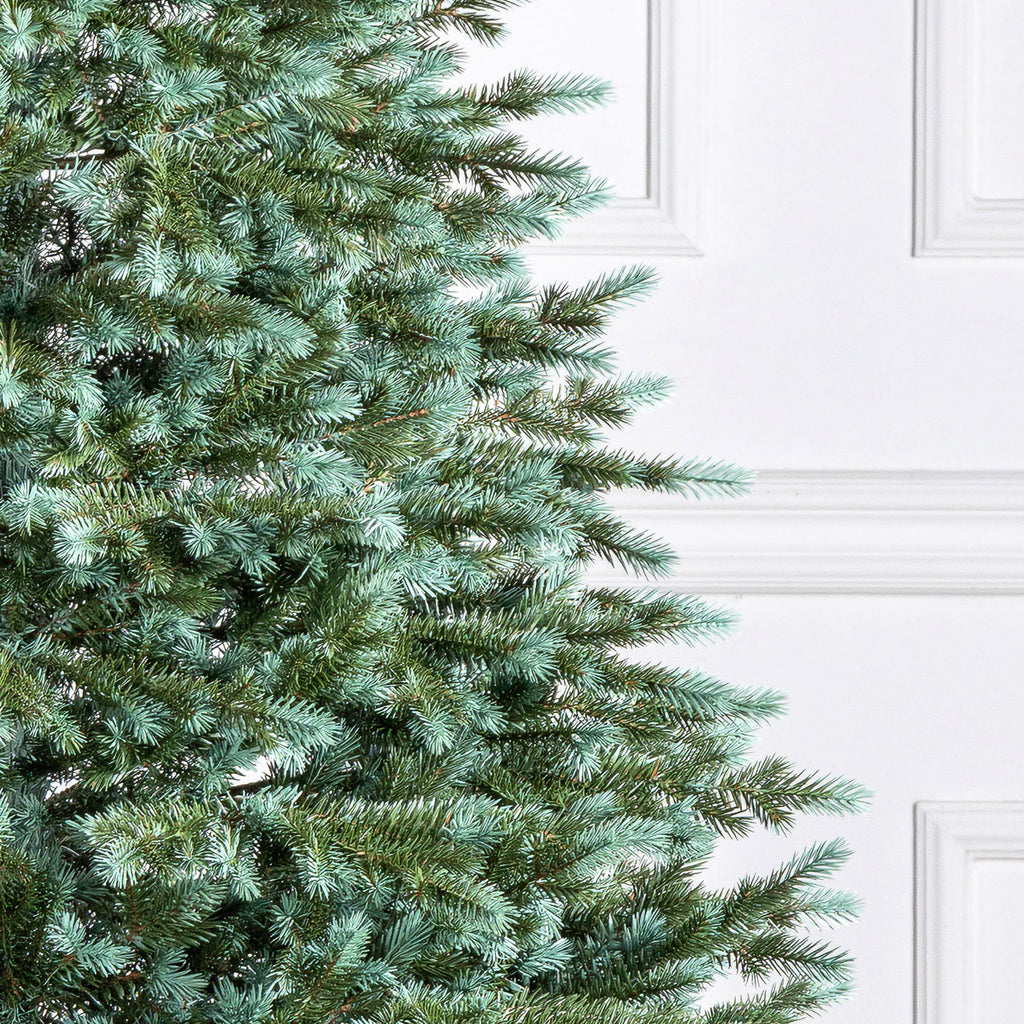 Brad artificial Christmas Deluxe by , Alaska Select verde argintiu, integral 3D, 180 cm