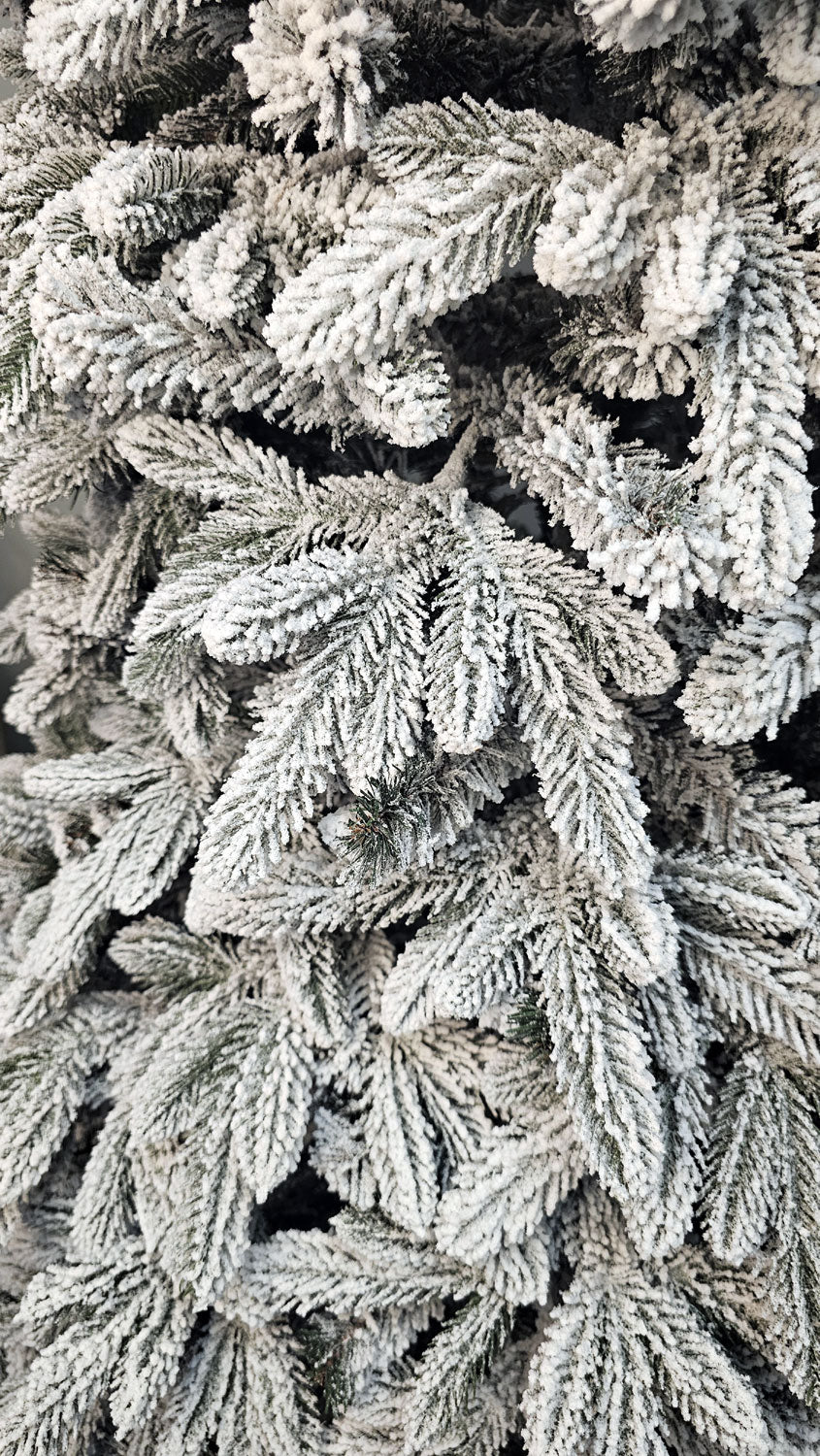 Brad artificial Christmas Deluxe by , Global nins, mix 2D+3D, 250cm