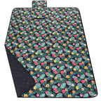 Patura pentru picnic sau plaja, cu folie izolatoare si maner, 150x200cm, negru floral