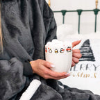 Patura tip hanorac, cu maneci, gluga si buzunare, material plus, marime universala, roz