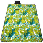Patura pentru picnic sau plaja, cu folie izolatoare si maner, 200x200cm, model frunze, verde