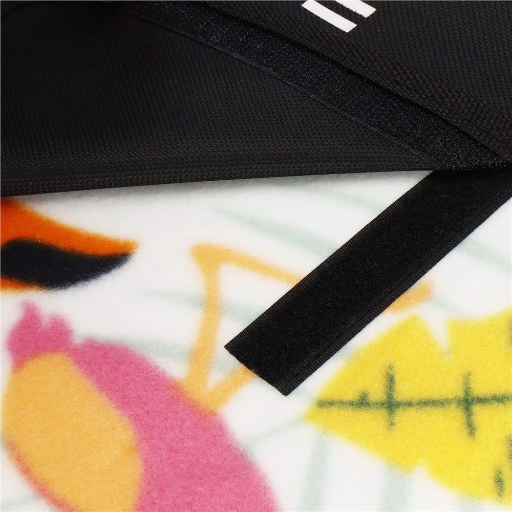 Patura pentru picnic sau plaja, cu folie izolatoare si maner, 150x200cm, model tropical, alb verde