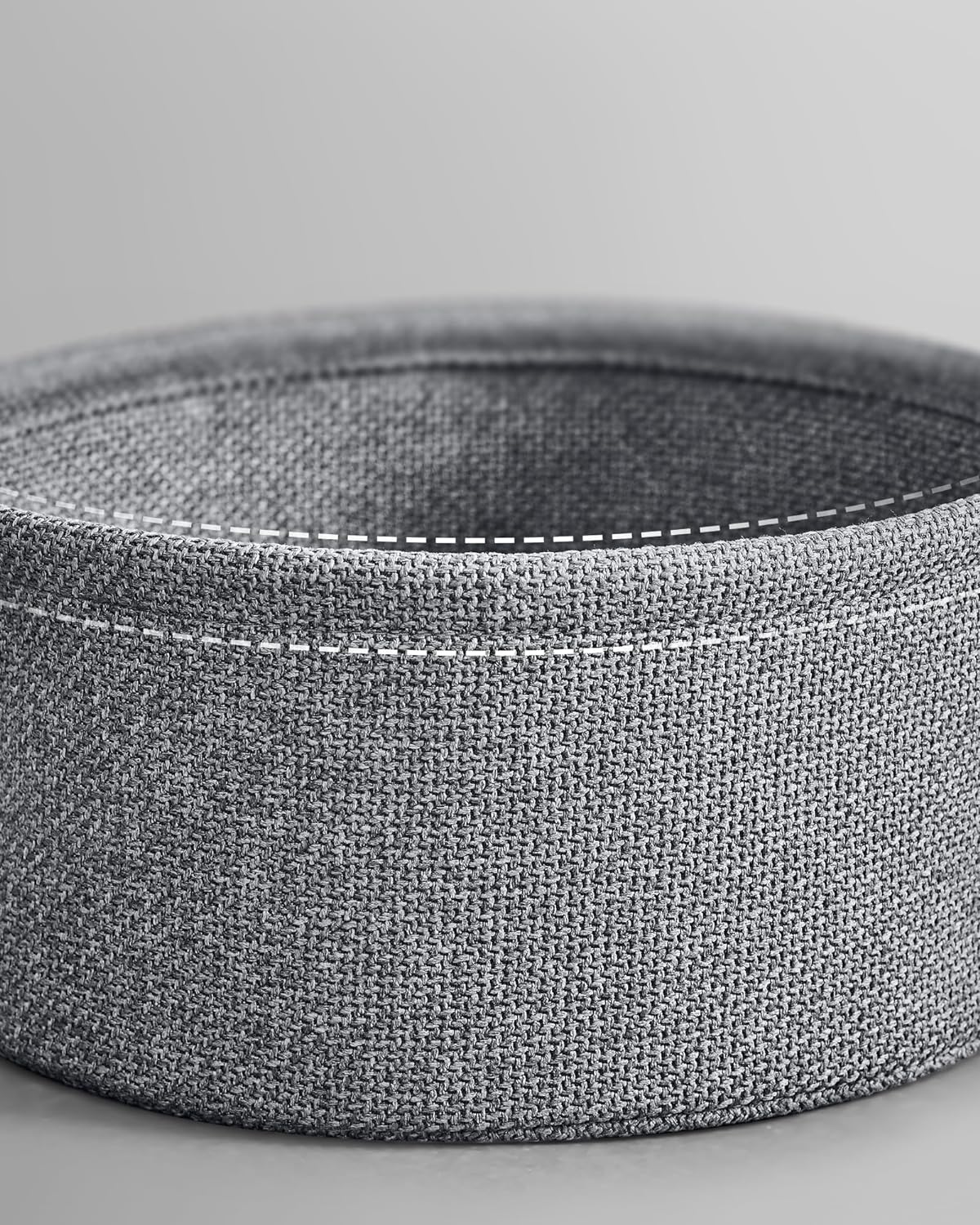 VASAGLE Masuta de cafea rotunda cu cos de stofa, statie de incarcare 2 prize si 2 USB, 45x50cm, negru