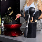 Set  12 ustensile de bucatarie din silicon termorezistent si maner din bambus, negru