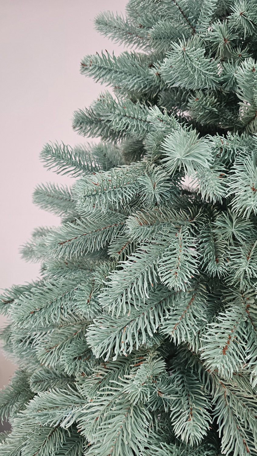 Brad artificial Christmas Deluxe by , Kovalivska argintiu, 3D, 210cm