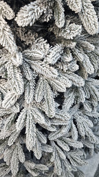 Brad artificial Christmas Deluxe by , Global nins, mix 2D+3D, 250cm