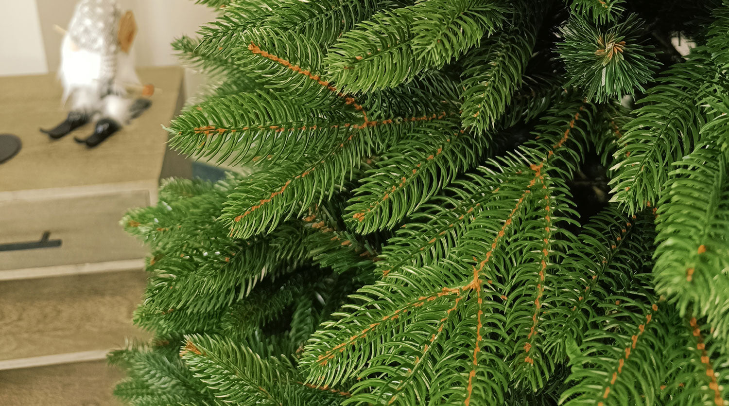 Brad artificial Christmas Deluxe by , Belgia, 2D+3D, 180cm