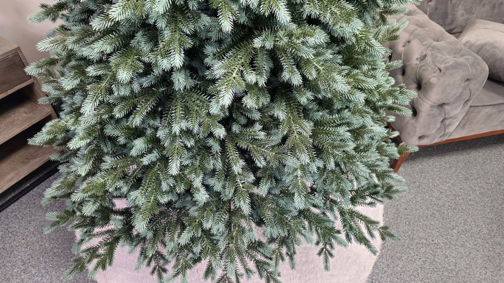 Brad artificial Christmas Deluxe by , Alaska Select verde argintiu, integral 3D, 230 cm