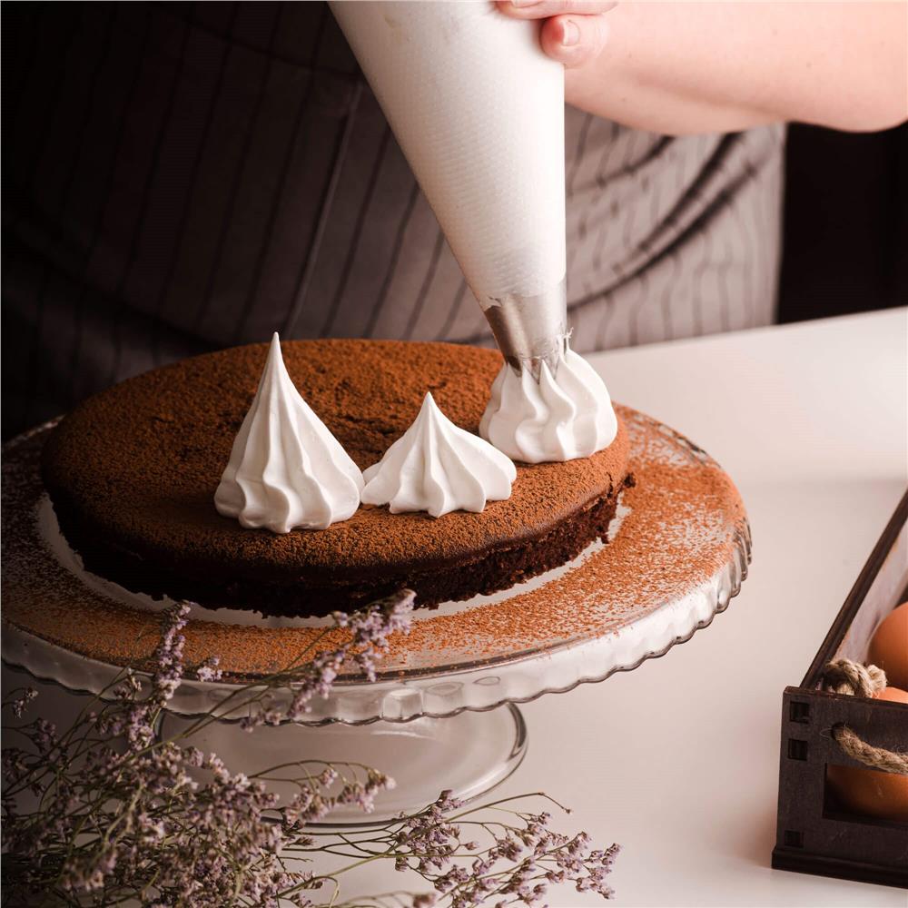 Set patiserie cu platou rotativ, 37 piese cu sabloane pentru ornarea prajiturilor