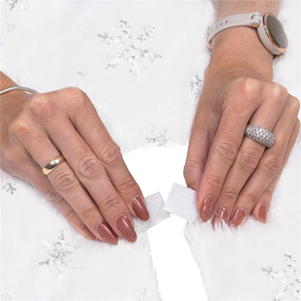 Covoras de pus sub bradul de Craciun, 55 cm, imitatie blana alba cu paiete argintii