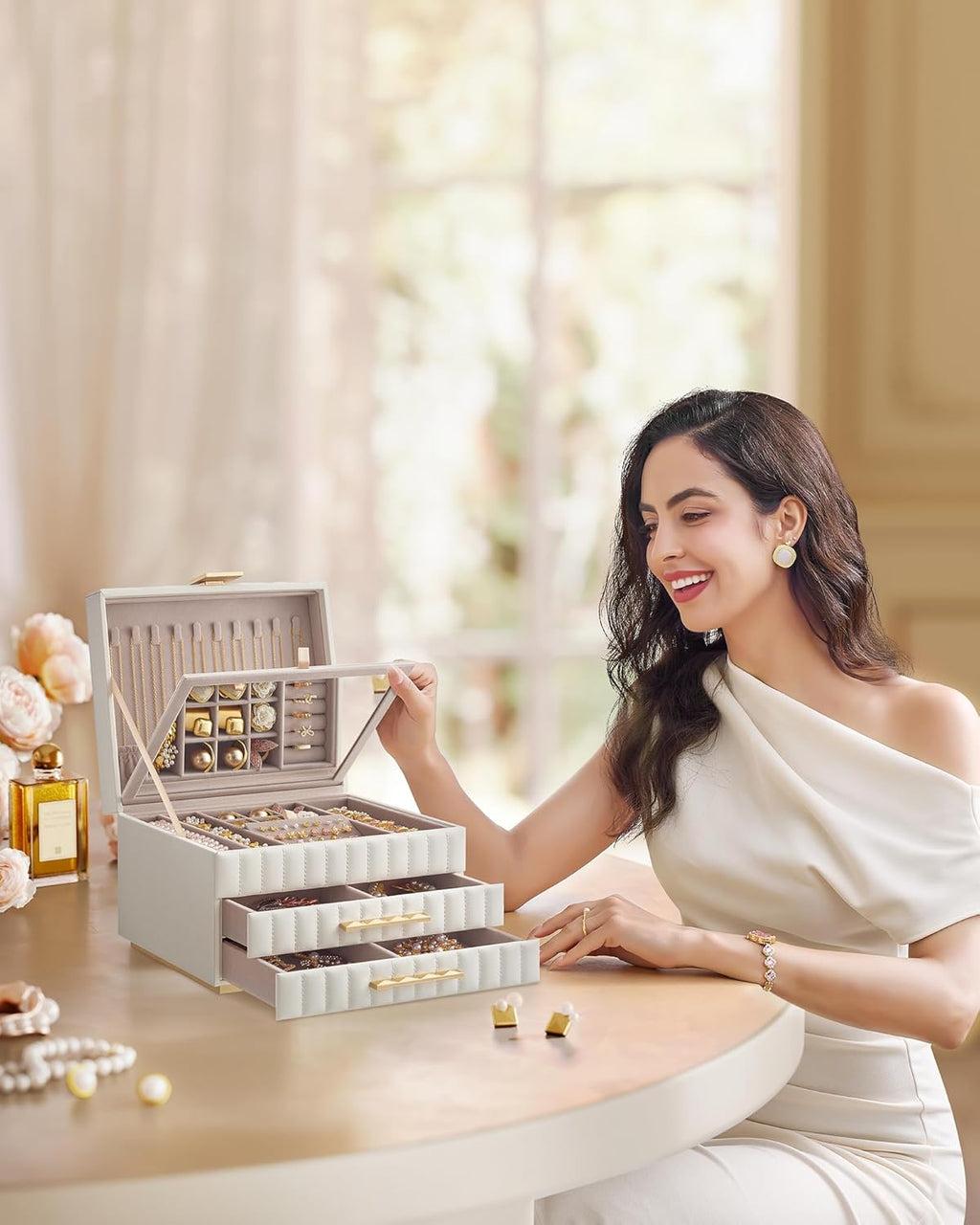 SONGMICS Cutie de bijuterii pe 3 nivele, cu oglinda si tavi detasabile, 22x24x16 cm, alb crem