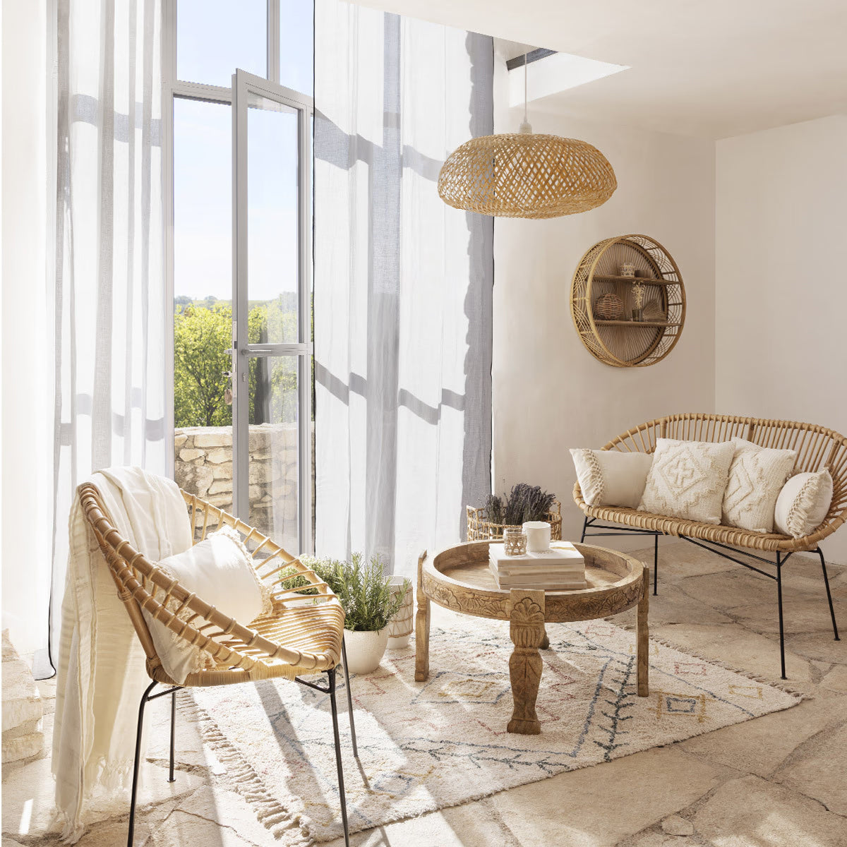 Masuta cafea rotunda Atmosphera Gypsy din lemn masiv de manguier, 51x34 cm, maro