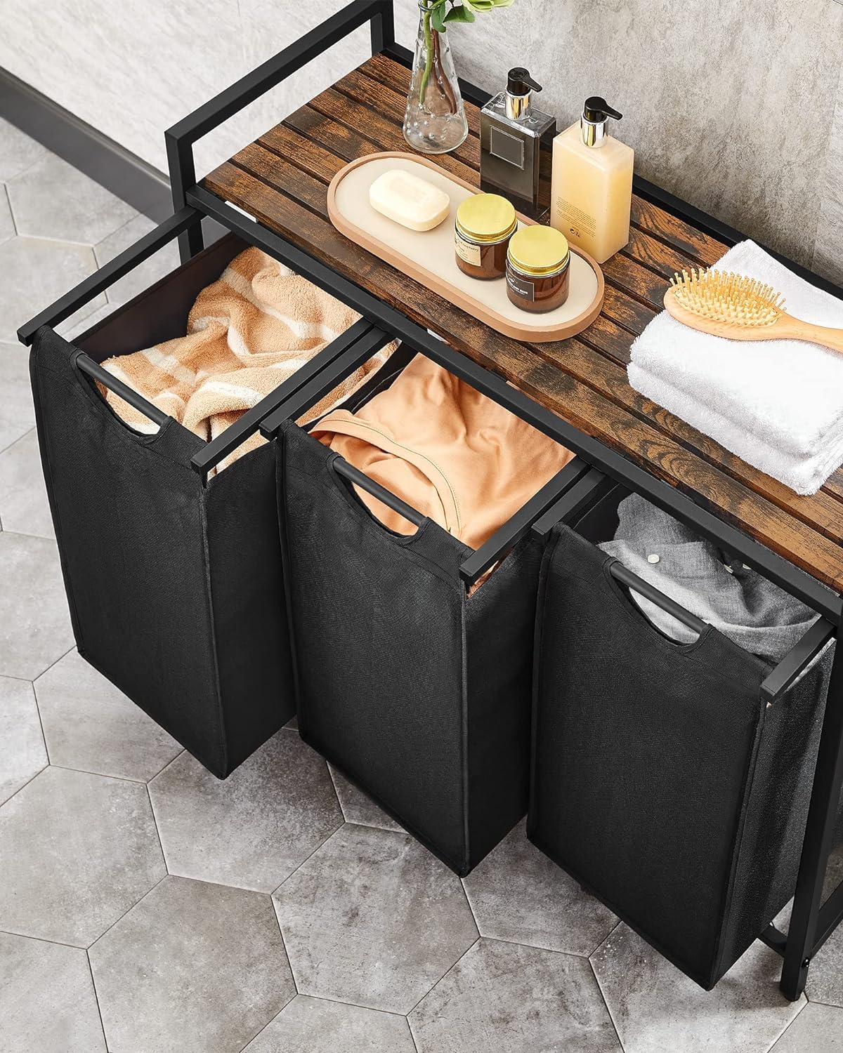 VASAGLE Cos de rufe, 3 compartimente, saci de rufe detasabili, raft, cadru metalic, 3x38L, 93x33x72 cm, maro rustic si negru