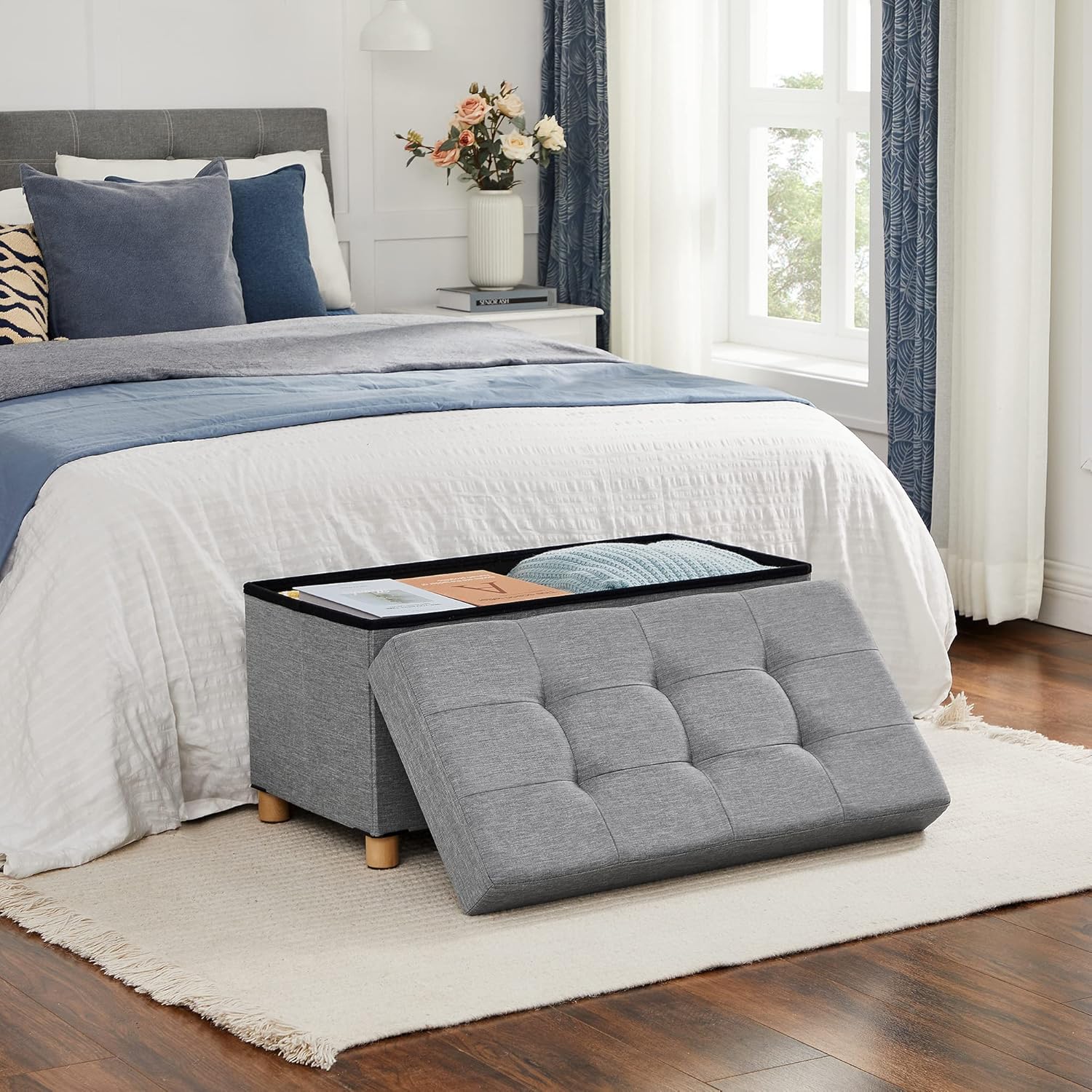 SONGMICS Taburet pliabil cu sezut moale, spatiu de depozitare, maxim 300 kg, 76x38x40 cm, gri deschis