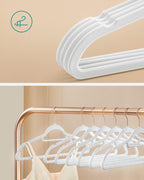 SONGMICS Set 30 umerase catifea cu carlig rotativ, 44x24 cm, alb