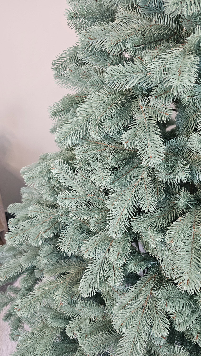 Brad artificial Christmas Deluxe by , Kovalivska argintiu, 3D, 210cm