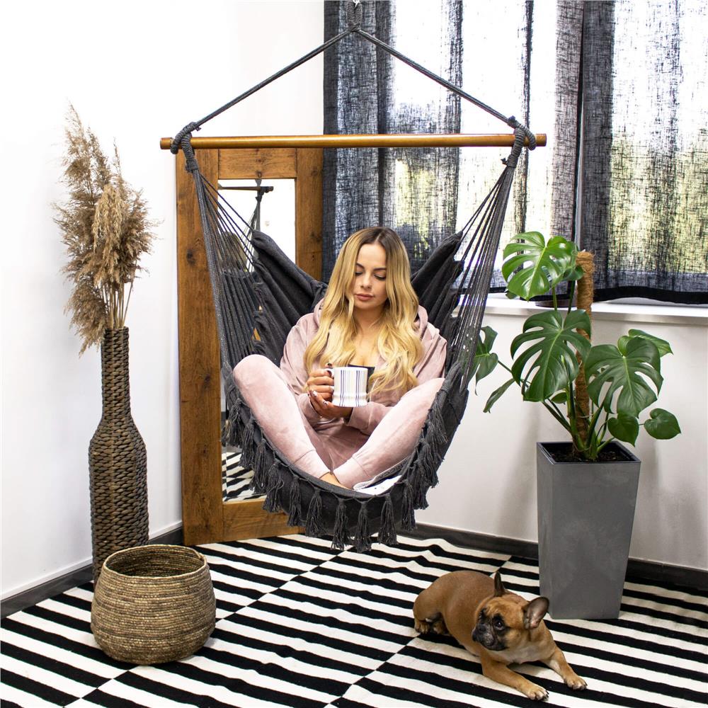 Hamac tip leagan suspendat pentru casa sau gradina HM45, gri inchis cu perne, 130x100cm, 150kg