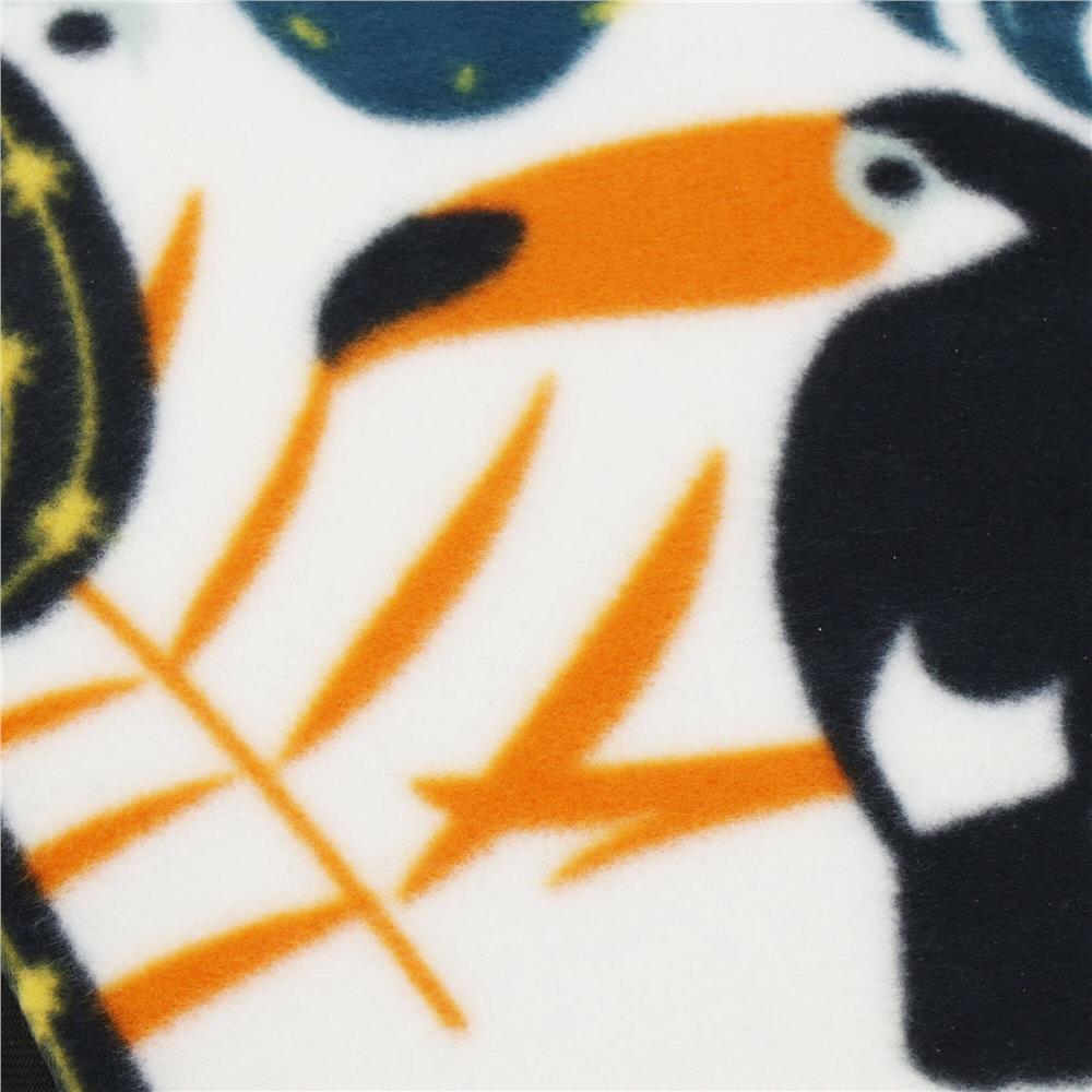 Patura pentru picnic sau plaja, cu folie izolatoare si maner, 150x200cm, model tropical, alb verde