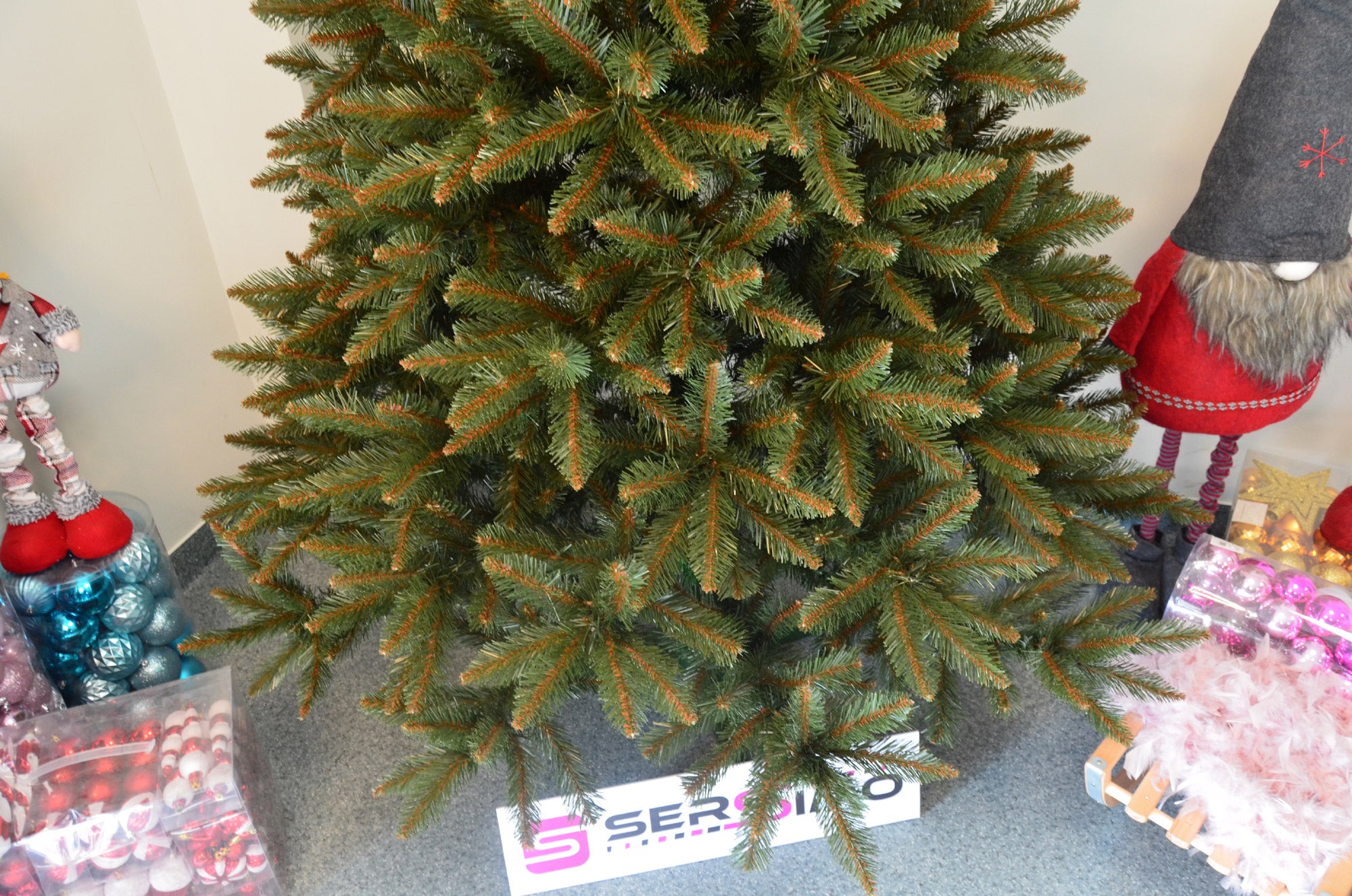 Brad artificial Christmas Deluxe by , Royal, 240cm