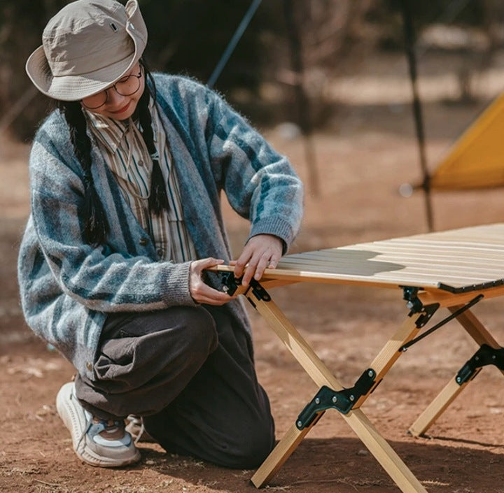 Masa pentru camping cu sistem de pliere rapida, cadru metalic, 90x60x44cm, maro