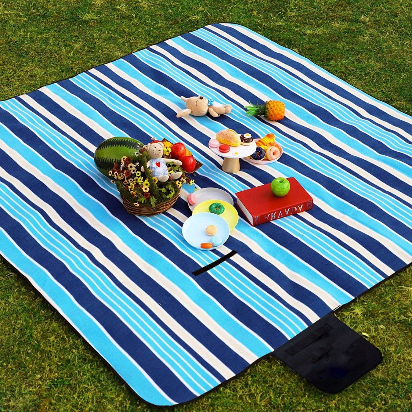 Patura pentru picnic sau plaja, cu folie izolatoare si maner, 200x200cm, alb albastru
