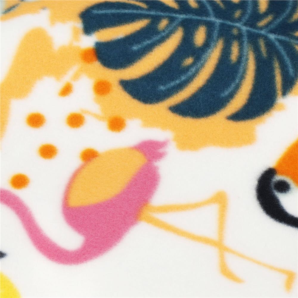 Patura pentru picnic sau plaja, cu folie izolatoare si maner, 150x200cm, model tropical, alb verde