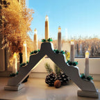 Lumanari decorative de Craciun, stand de lemn, 7 becuri tip LED, culoare alba