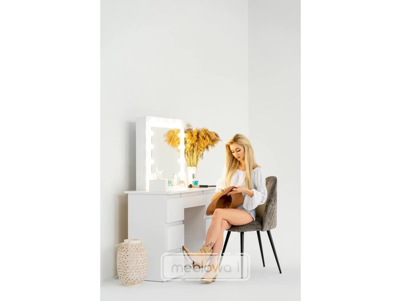 Masa de toaleta si machiaj cu oglinda LED si 7 sertare, 120x43x140 cm, alb