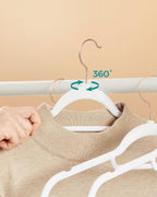 SONGMICS Set 30 umerase catifea cu carlig rotativ, 44x24 cm, alb