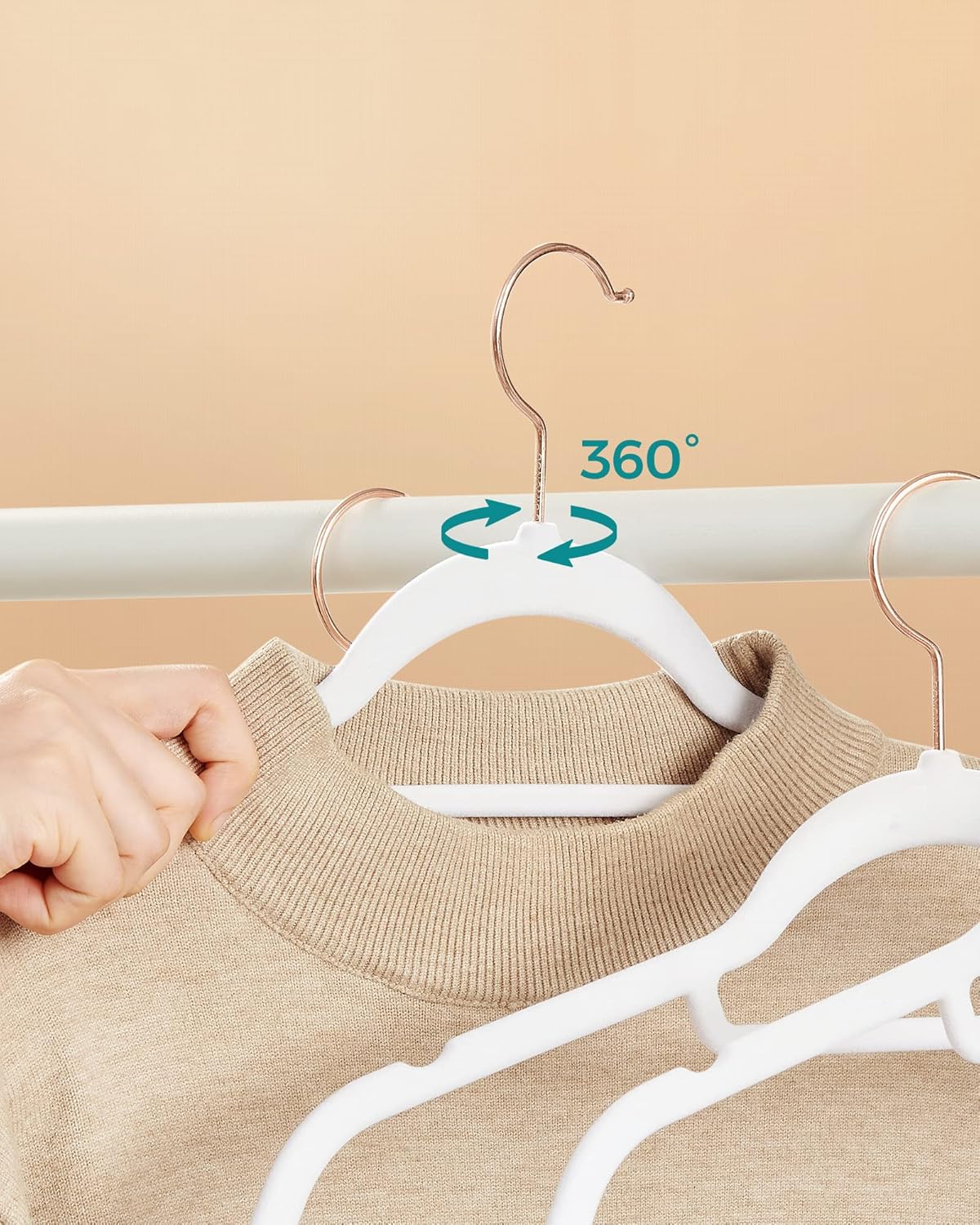 SONGMICS Set 30 umerase catifea cu carlig rotativ, 44x24 cm, alb