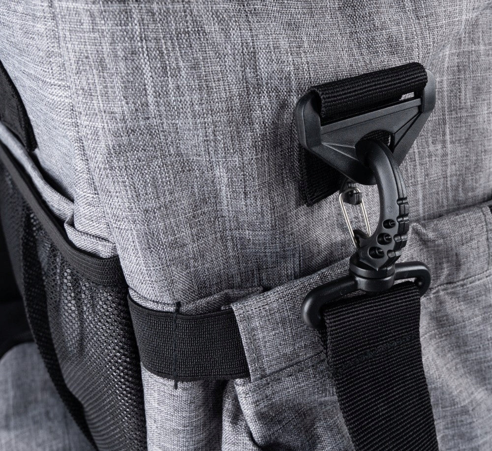 Geanta de drumetie pentru animale de companie, cu spatii de depozitare si accesorii