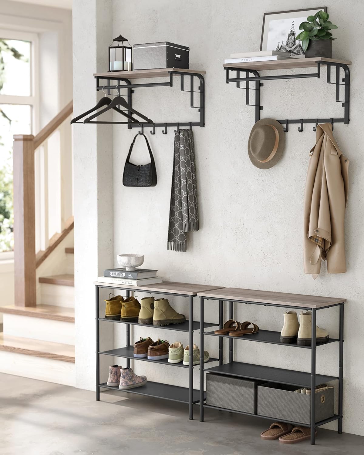 VASAGLE Cuier perete cu polita, bara si 5 carlige, 66x27x30 cm, gri