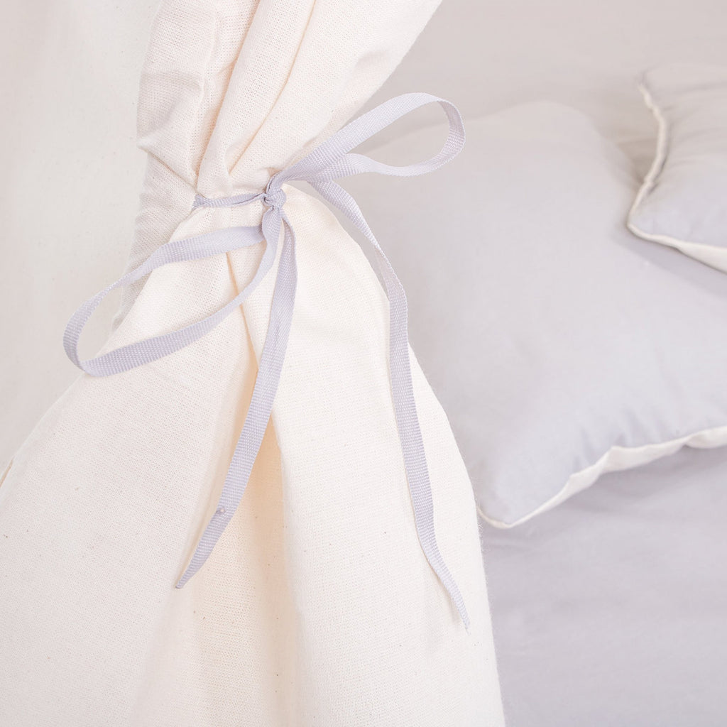 Cort copii  stil indian Teepee Tent cu fereastra, covoras gros si 2 perne, alb gri monocrom