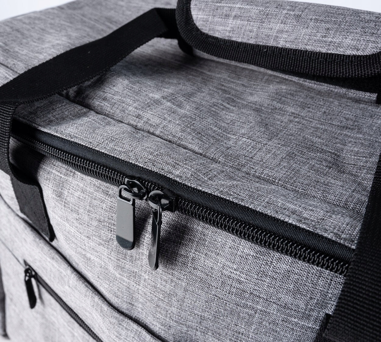 Geanta de drumetie pentru animale de companie, cu spatii de depozitare si accesorii