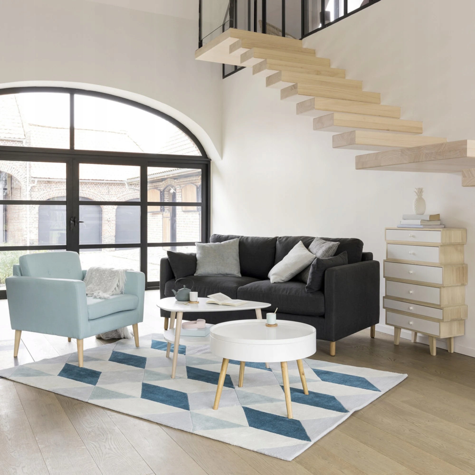 Masuta de cafea rotunda 60x40 cm, cu blat detasabil si spatiu depozitare, picioare din lemn de pin, alba