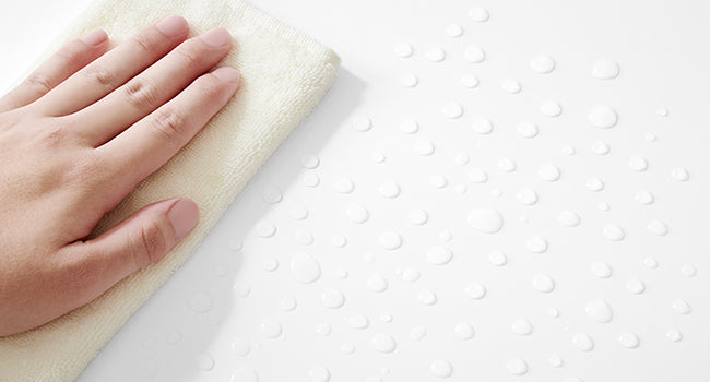 VASAGLE Dulap de baie de perete cu 3 polite, usa cu directie de deschidere reglabila, 30x40x80 cm, alb cu bej