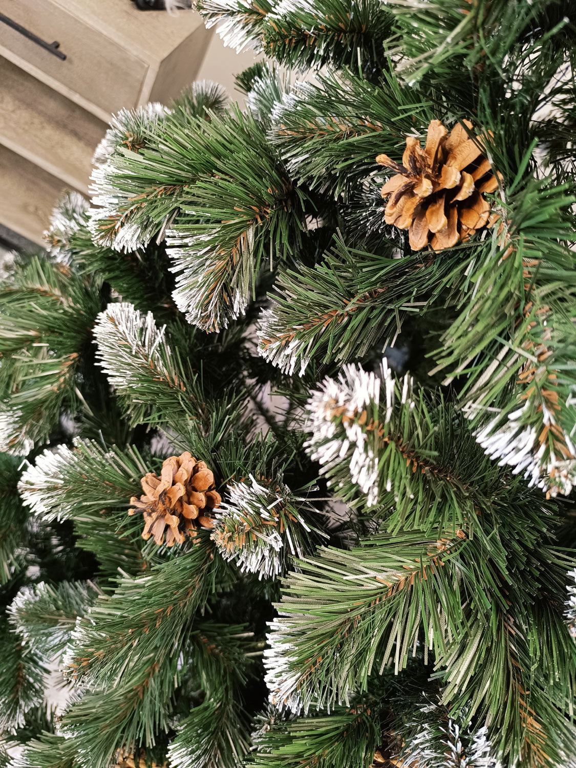 Brad artificial Christmas Deluxe by , Lidia Nins cu conuri, 2D, 200cm