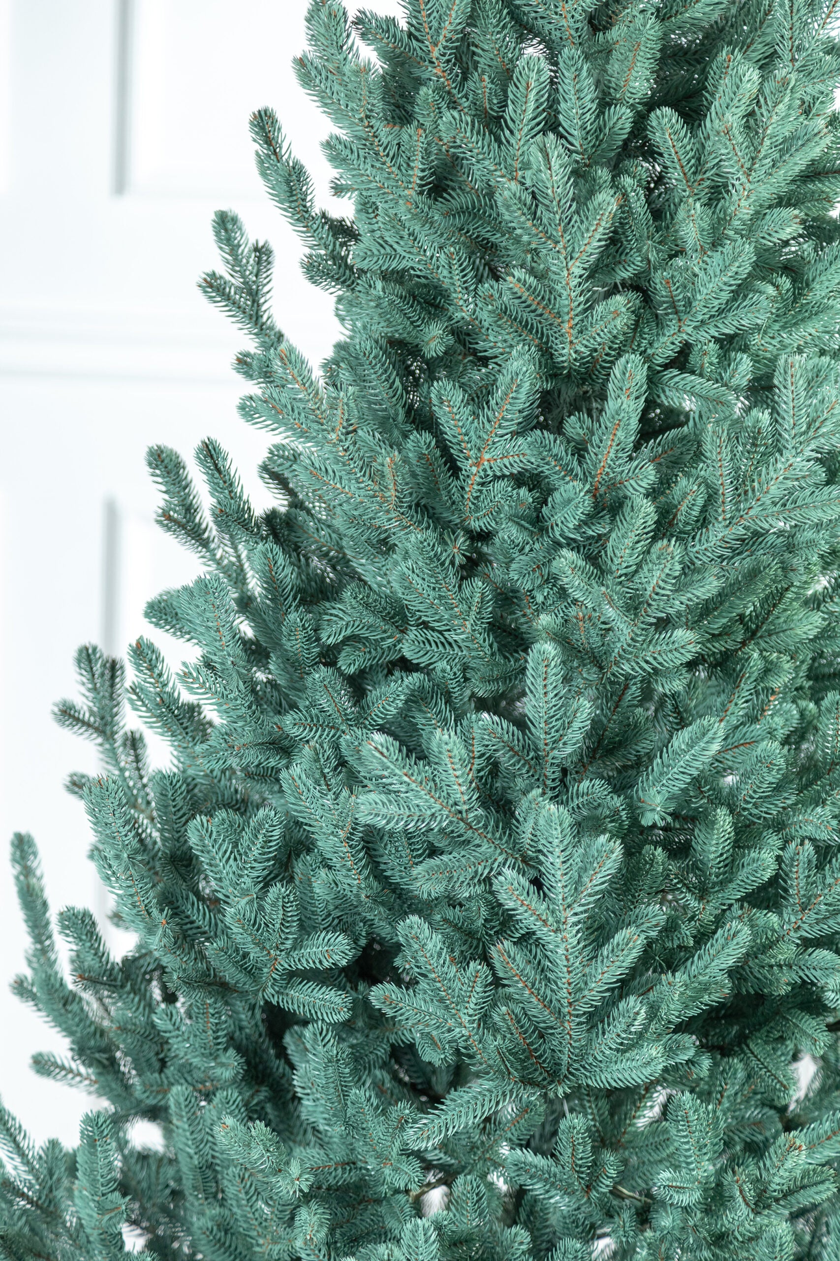 Brad artificial Christmas Deluxe by , Viena Select argintiu, integral 3D, 230cm