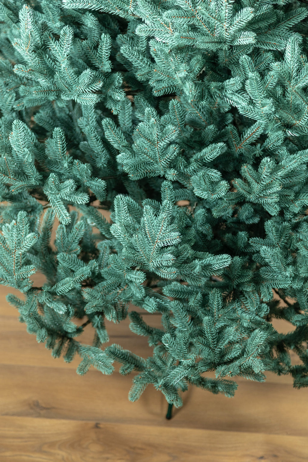 Brad artificial Christmas Deluxe by , Viena Select argintiu, integral 3D, 230cm