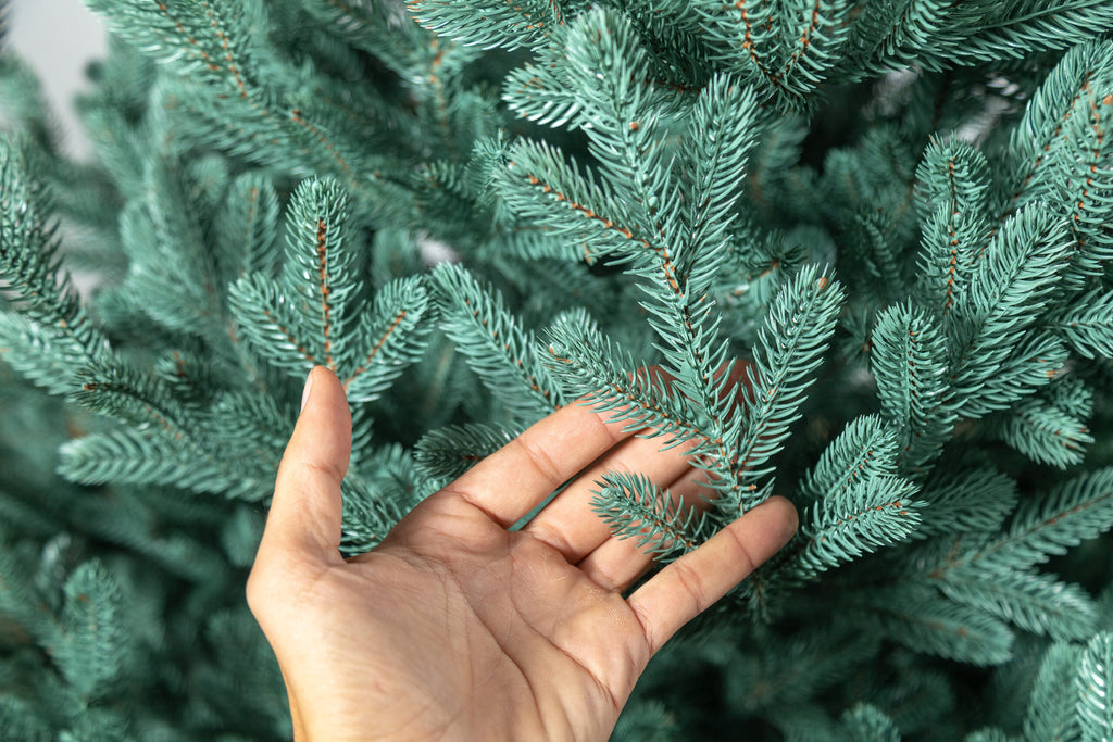 Brad artificial Christmas Deluxe by , Viena Select argintiu, integral 3D, 230cm