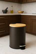 Cos gunoi 5Five Modern Color cu capac bambus si sistem soft-close, otel, polipropilena si bambus, 3L, 22x17x23 cm, negru