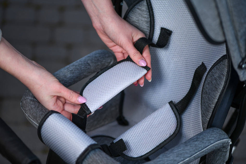 Tricicleta 3in1 105x52x94 cm, sezut rotativ 360°, roti fara aer, copertina reglabila, gri