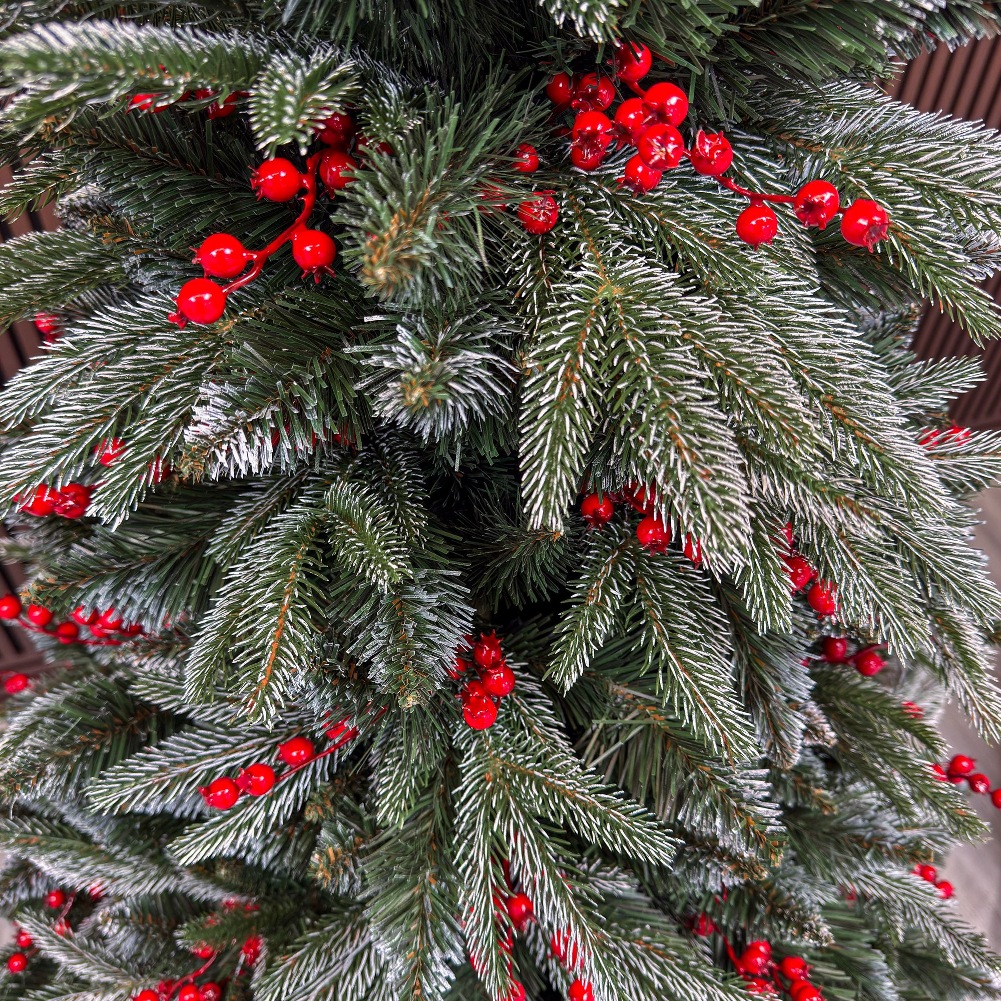 Brad artificial , Miahelene Elite, verde nins cu merisoare, mix 2D+3D, 220 cm