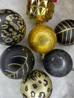 Set globuri de Craciun, 16 bucati, 8cm, 6 modele, negru auriu