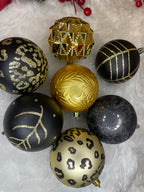 Set globuri de Craciun, 16 bucati, 8cm, 6 modele, negru auriu