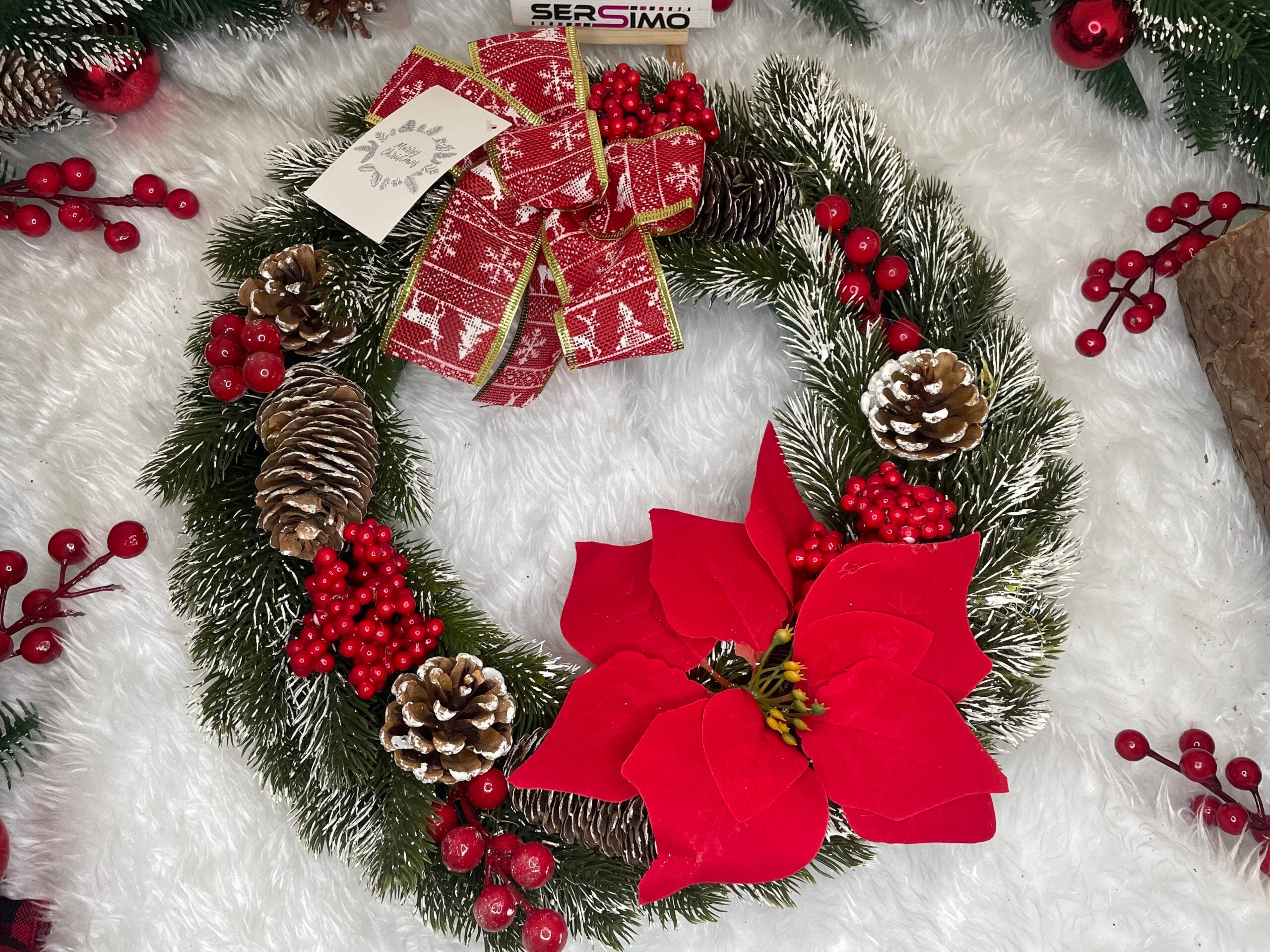 Coronita pentru Craciun, 40 cm, din brad artificial 3D, cu conuri si zapada, verde