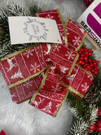 Coronita pentru Craciun, 40 cm, din brad artificial 3D, cu conuri si zapada, verde