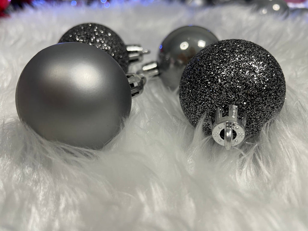 Set globuri de Craciun, 30 bucati, 3 modele, 4/5/6cm, gri argintiu